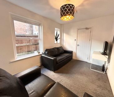 Room in a Shared House, Milton Road, SO15 - Photo 5