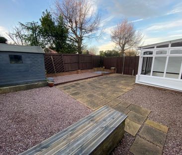 Braden Road, Penn, Wolverhampton - Photo 1