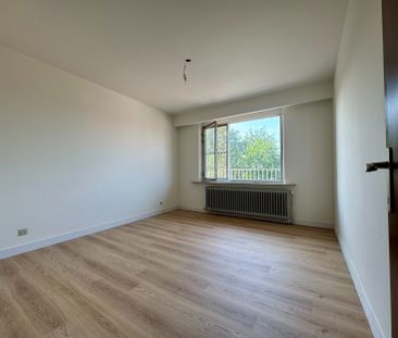 Gerenoveerd 3-slaapkamer appartement met garagebox in centrum Turnhout - Photo 3