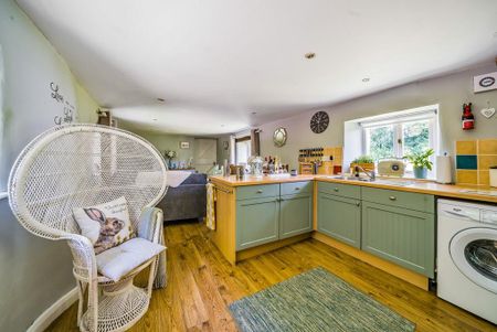 1 bedroom semi-detached house to rent - Photo 2