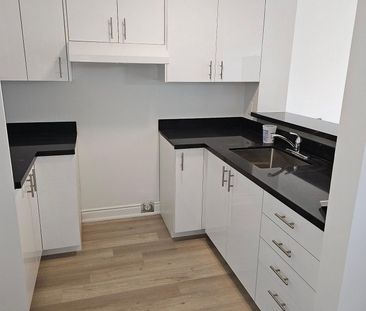 For Lease - 2 Orchard Heights Boulevard Unit# 243, Aurora, Ontario - Photo 3