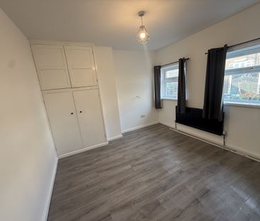 North Carr Croft, Huddersfield - Photo 6