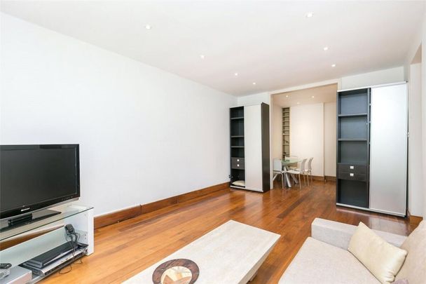 A well located ground floor apartment in a purpose built building with a porter - Photo 1