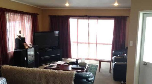 Cozy 3-bedroom Home - Photo 1