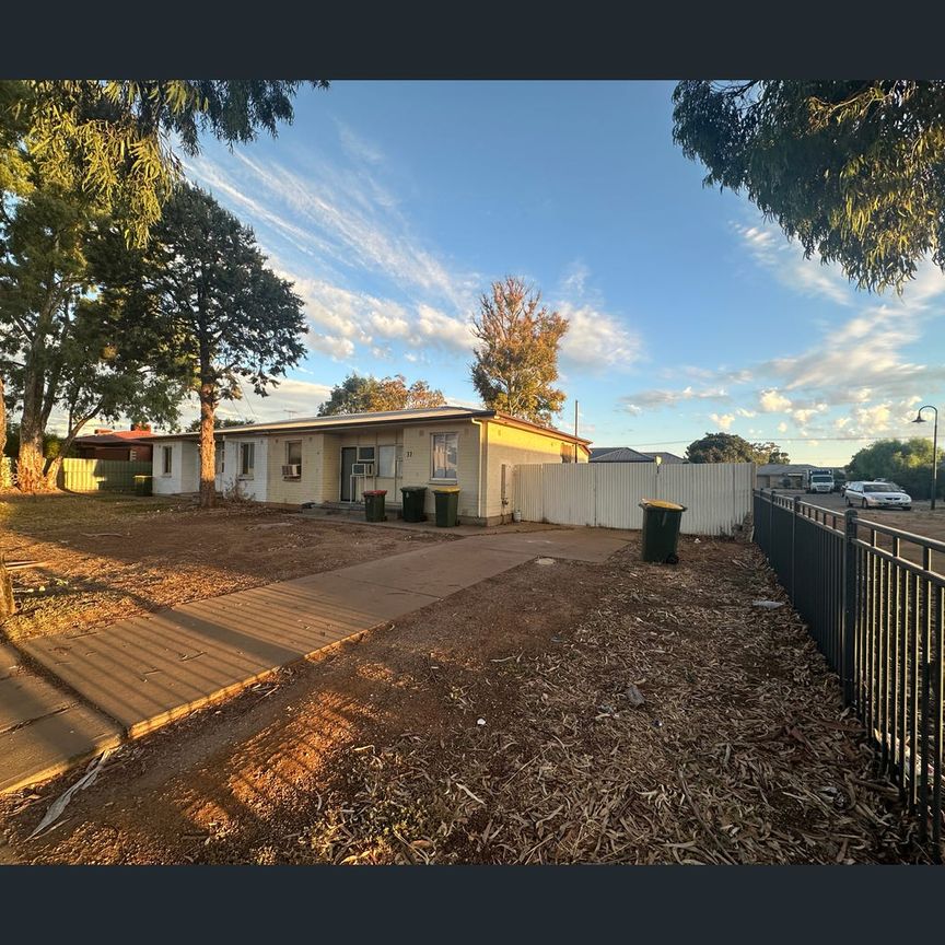37 Tudor Cres, Smithfield Plains, SA 5114 - Photo 1