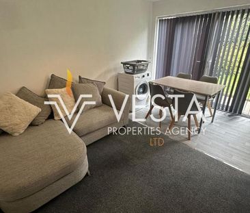 4 bedroom semi-detached house to rent - Photo 4