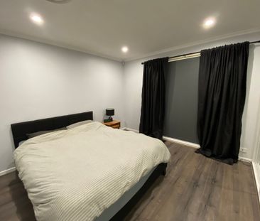 Freshly Renovated Bathroom & Kitchen - Photo 5