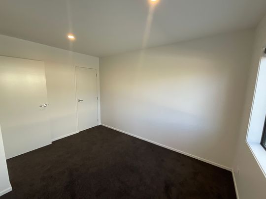 TWO BEDROOM HOME IN STRATFORD - Photo 1