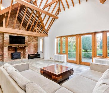 4 bedroom detached house to rent - Photo 2