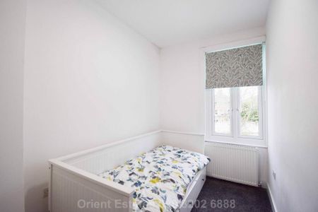 4 bedroom terraced house to rent - Photo 5