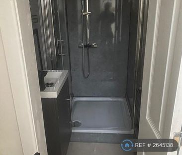 1 bedroom in a house share to rent - Photo 6