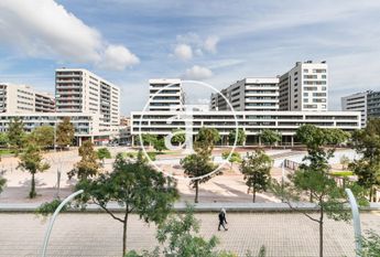 2-bedroom apartment for rent with study and balcony in Badalona