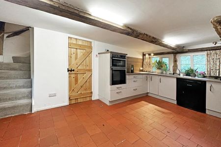 2 bedroom semi-detached house to rent - Photo 5