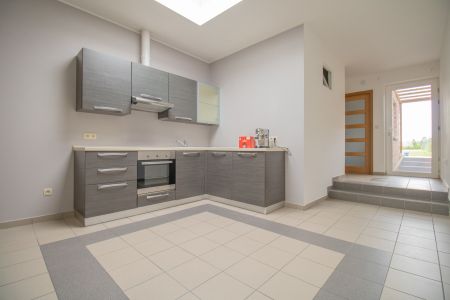 CHARMANTE MAISON 3 CHAMBRES AVEC JARDIN à 7110 La Louvière Houdeng-Aimeries  Loyer: 800 € / mois - Photo 3