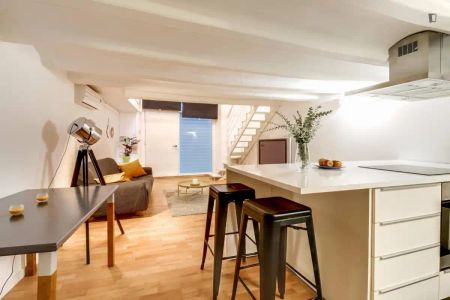 Apartamento de alquiler en El Raval - Photo 2