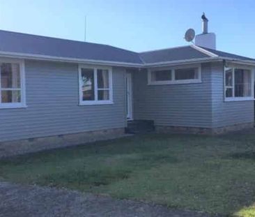 3 Bedroom/1 Bathroom + Garage - Photo 4