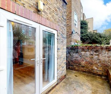 Recently Refurbished Apartment - Photo 6
