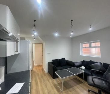 6 bedroom terraced house to rent - Photo 6