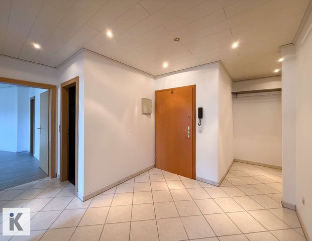 Frisch renovierte 3-Zimmer-Wohnung mit Balkon & Tiefgarage – zentral in Frankenthal - Foto 1