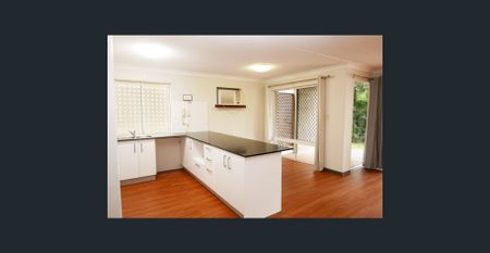 Refurbished 2 Bedroom Unit, Walk To South Bank Parklands - Photo 2