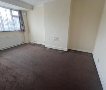 2 bedroom maisonette to rent - Photo 2