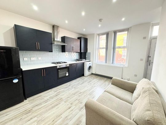 3 bedroom terraced house to rent - Photo 1