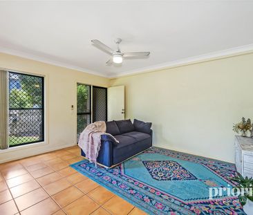 Spacious, corner townhouse with everything at your doorstep! - Photo 3