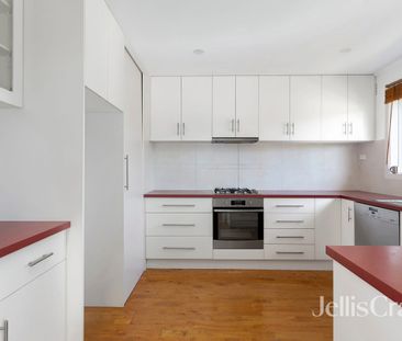 2-Bedroom Townhouse with Upstairs Mezzanine in Prime Location - Photo 5