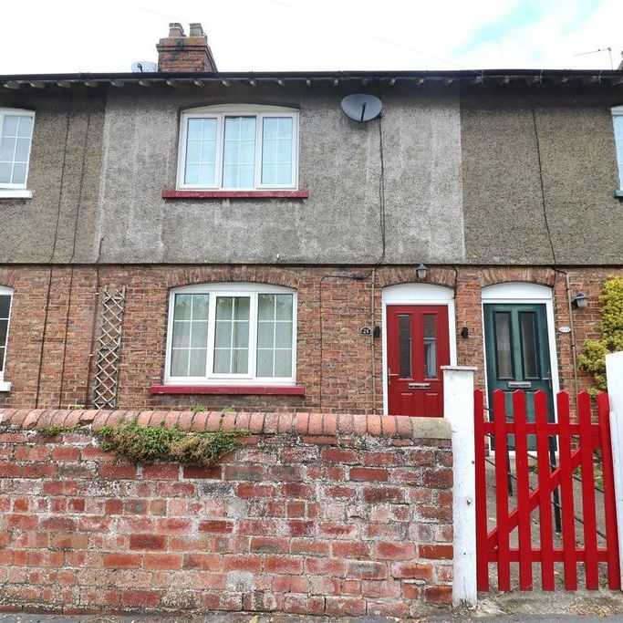 2 bedroom cottage to rent - Photo 1