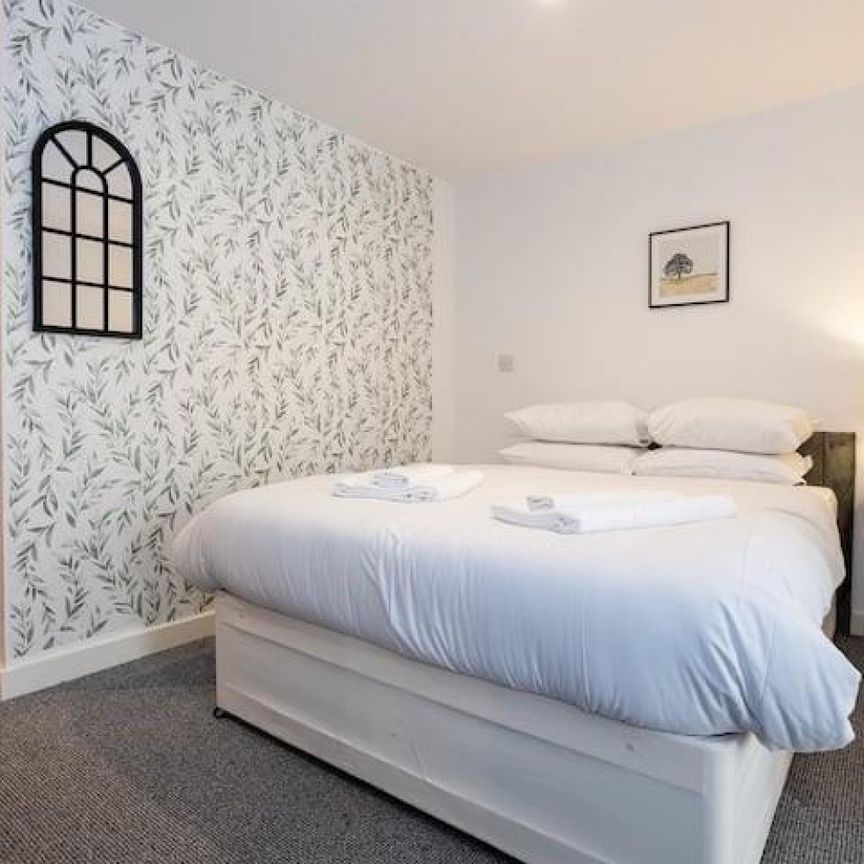 1 bedroom Flat To Let - Photo 1