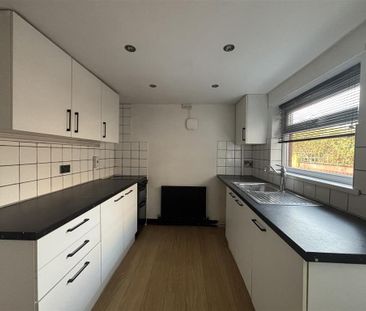 3 bedroom terraced house to rent - Photo 6