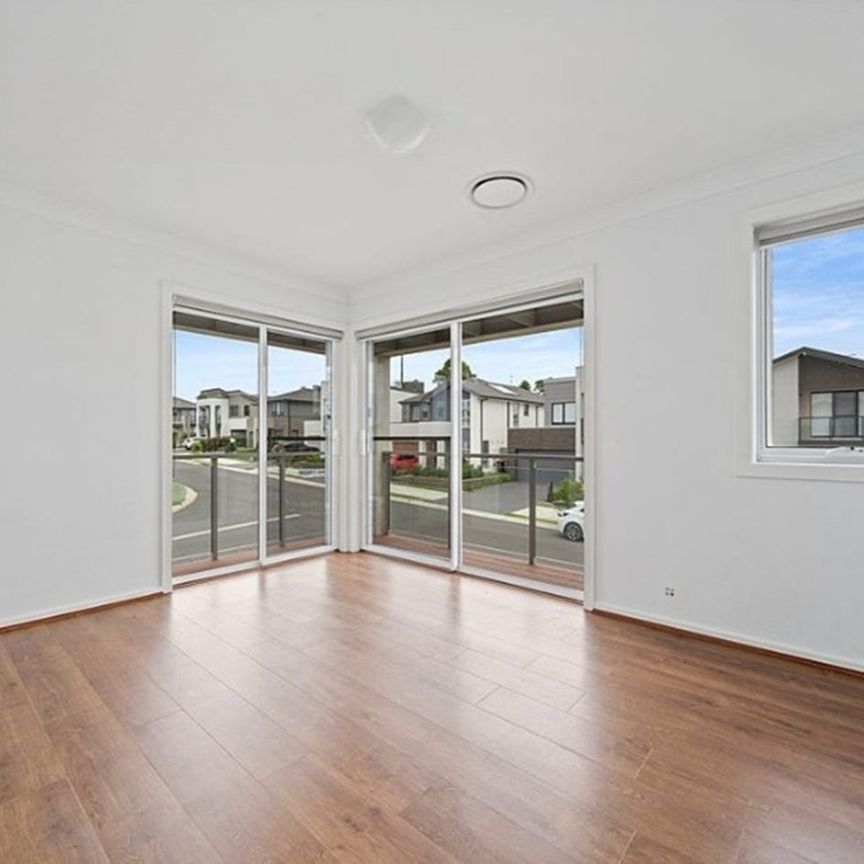 Modern 4-Bedroom Home with Double Parking in Moorebank - Photo 1