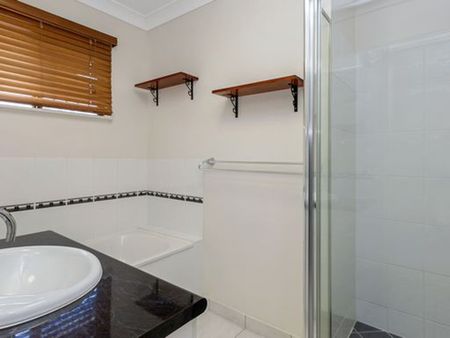 Fresh, Comfortable Living in a Quiet Cul-de-Sac - Photo 5