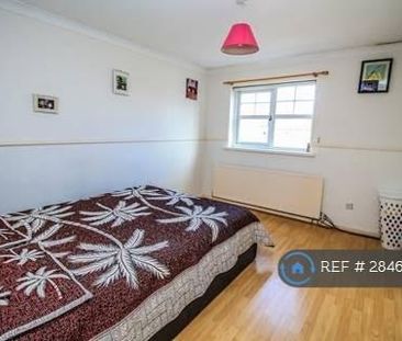 3 bedroom end of terrace house to rent - Photo 4