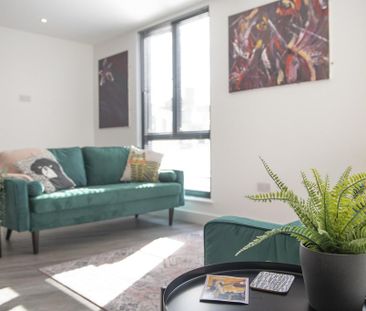 1 bedroom in a house share to rent - Photo 2