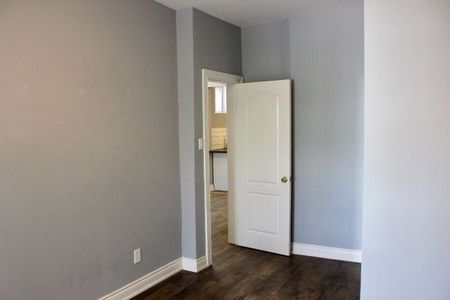 For Lease - 590 MAIN Street Unit# 2, Hamilton, Ontario - Photo 2
