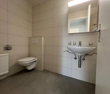 Magnifique appartement de 3,5 pièces rénové. - Photo 2