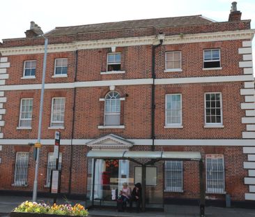 Two Bedroom Apartment for Rent on Crouch Street, Colchester - Photo 1