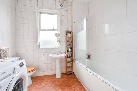 3 bedroom maisonette to rent - Photo 3