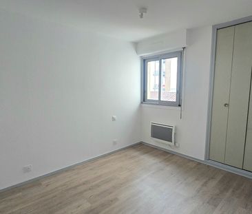 Location Appartement 3 pièces 76m² - Photo 3