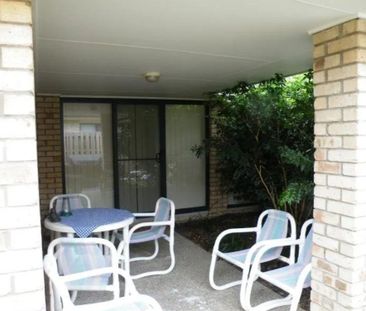 Three bedroom Duplex with Ducted Air conditioning - Photo 3