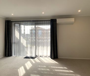 Unit 3, 2 Rangitamiro Place, Hobsonville, Auckland - Photo 3