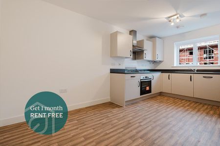 4 bedroom semi-detached house to rent - Photo 3