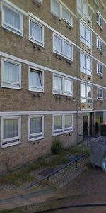 1 bedroom in a flat share to rent - Photo 4