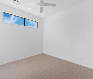 1 Bronte Circuit, Hope Island - Photo 2