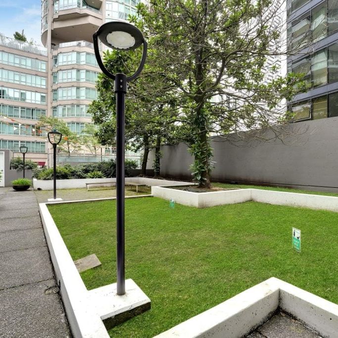 Pacific Terrace Apartments - Photo 1