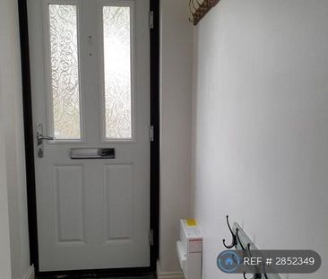 3 bedroom end of terrace house to rent - Photo 1