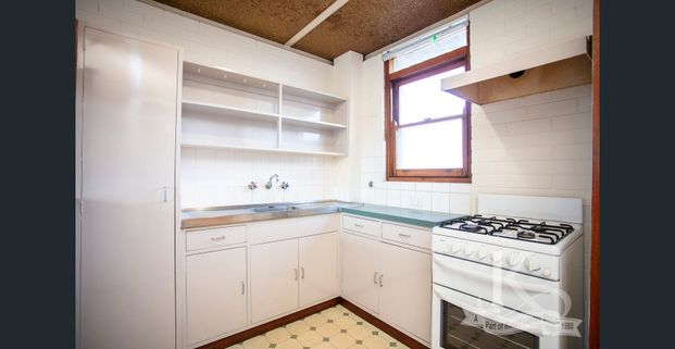 Fabulous Top Floor Location.. - Photo 1