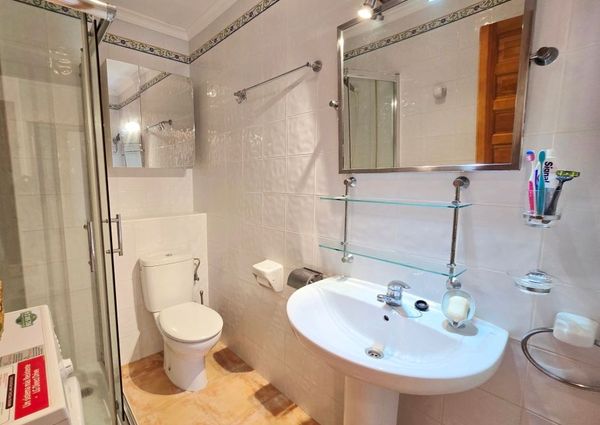Apartment with 2 bedrooms with swimming pool LONG TERM