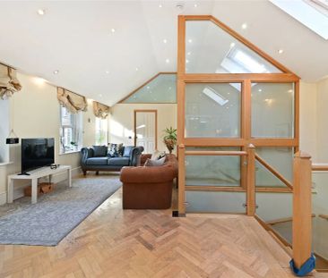 3 bedroom flat in London - Photo 4